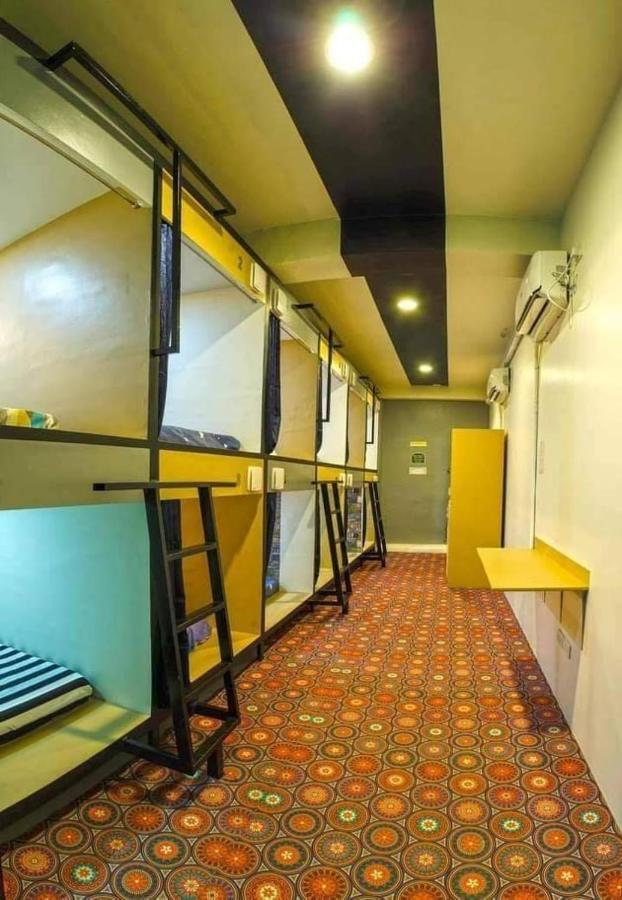 Napsule Suites Davao City Exteriör bild