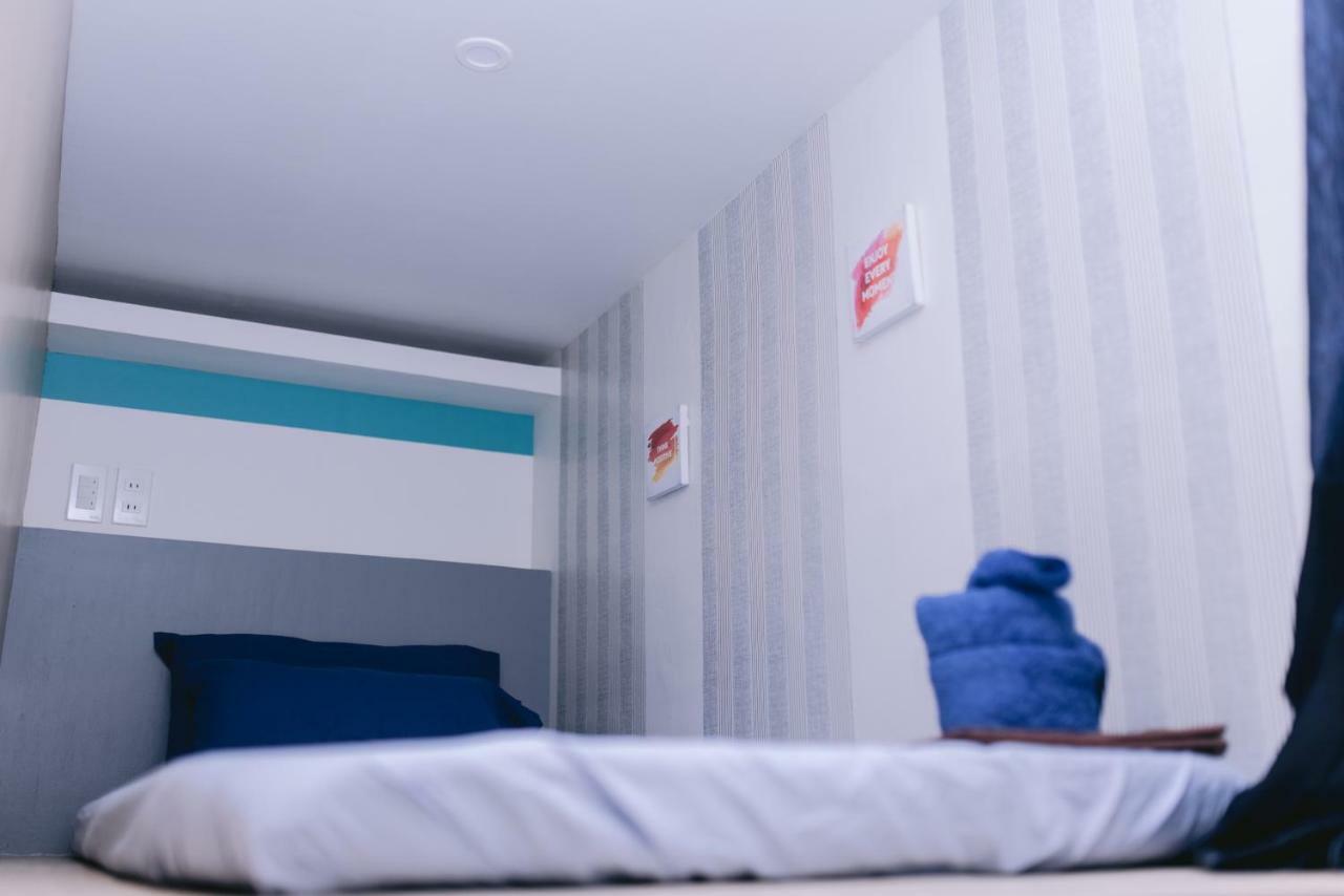 Napsule Suites Davao City Exteriör bild