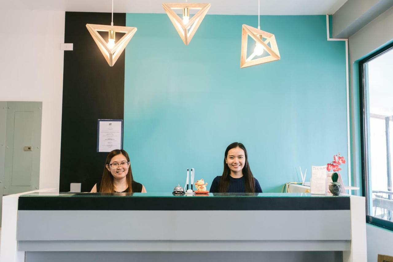 Napsule Suites Davao City Exteriör bild